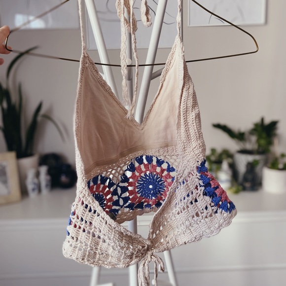 Crochet Halter V-Neck Summer Tank Top - Picture 2 of 5